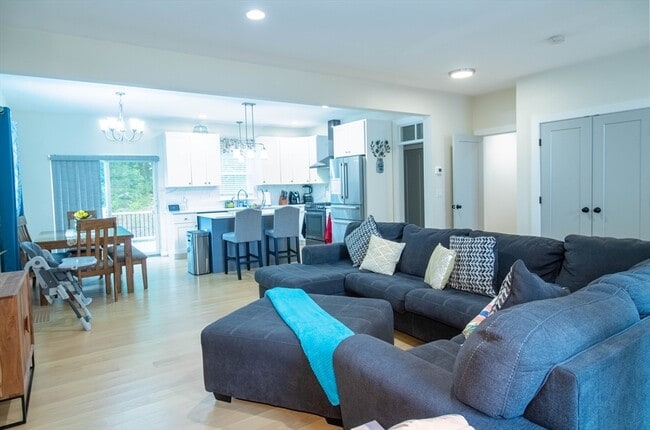 Building Photo - 5 Morse Ave