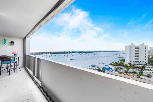 Building Photo - 5600 N Flagler Dr