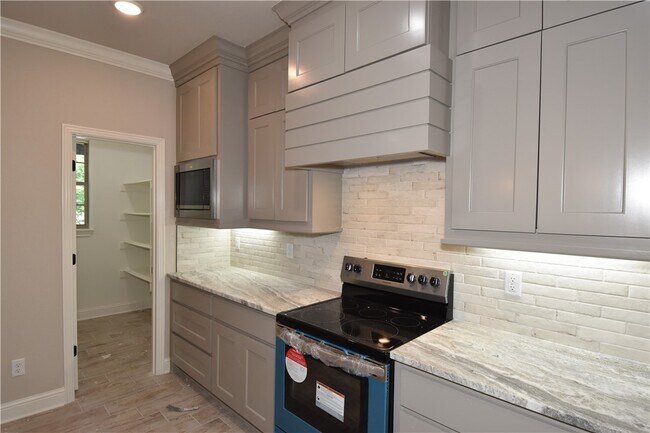 Building Photo - 21 Kirkcudbright Ln