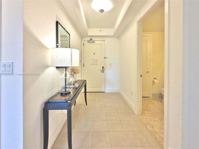 Building Photo - 1435 Brickell Ave