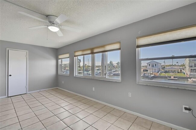 Building Photo - 4452 Garnet Dr