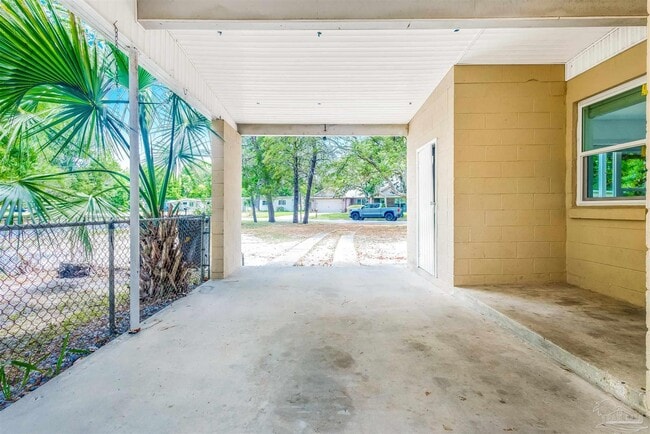 Building Photo - 22 Laurie Dr NE