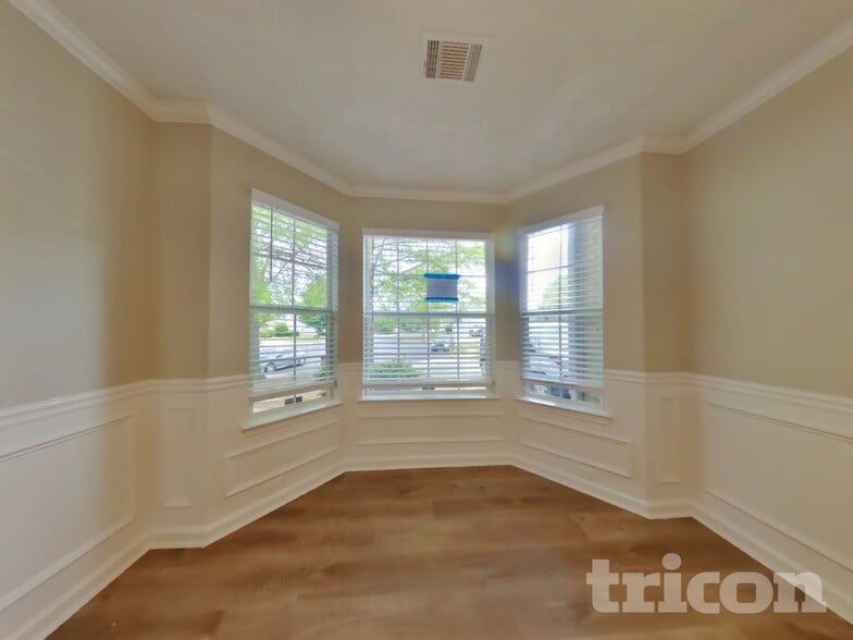 Building Photo - 1017 Spaniel Terrace