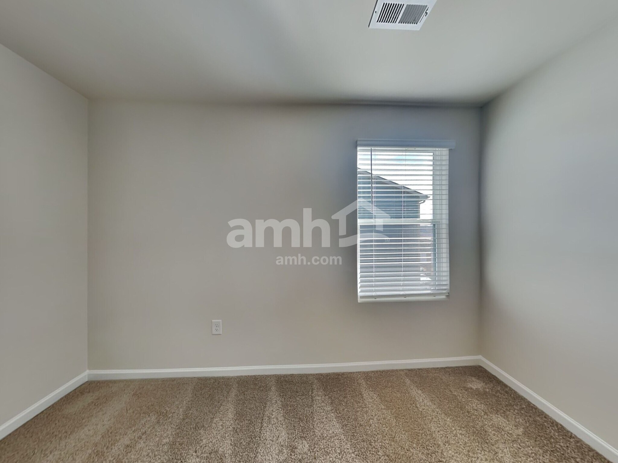 Building Photo - 3160 Emberly Dr