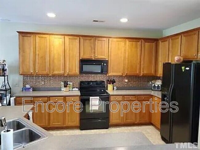 Building Photo - 5556 Nur Ln
