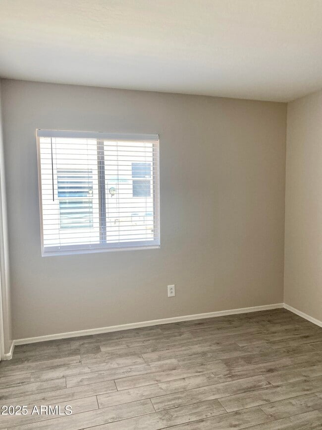 Building Photo - 11911 W Dahlia Dr