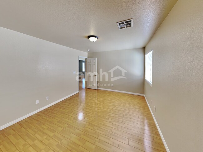 Building Photo - 7300 Vinca Rd