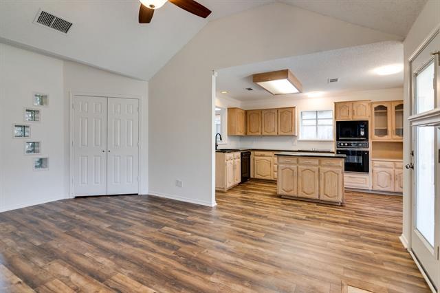 Building Photo - 319 Kessler Dr