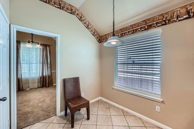 Building Photo - 1402 Weatherford Dr