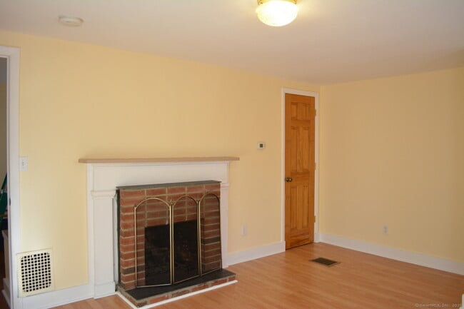 Building Photo - 183 Bradley St