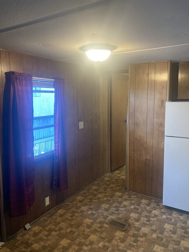 Building Photo - 2006 East Prospect Road