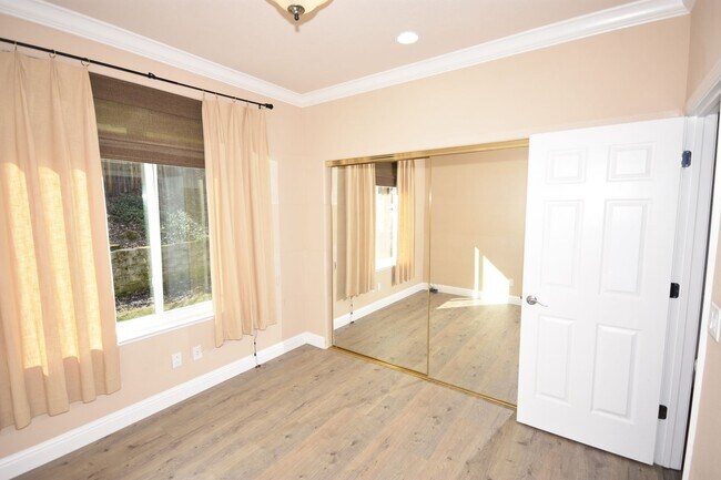 Building Photo - 428 Rockport Cir