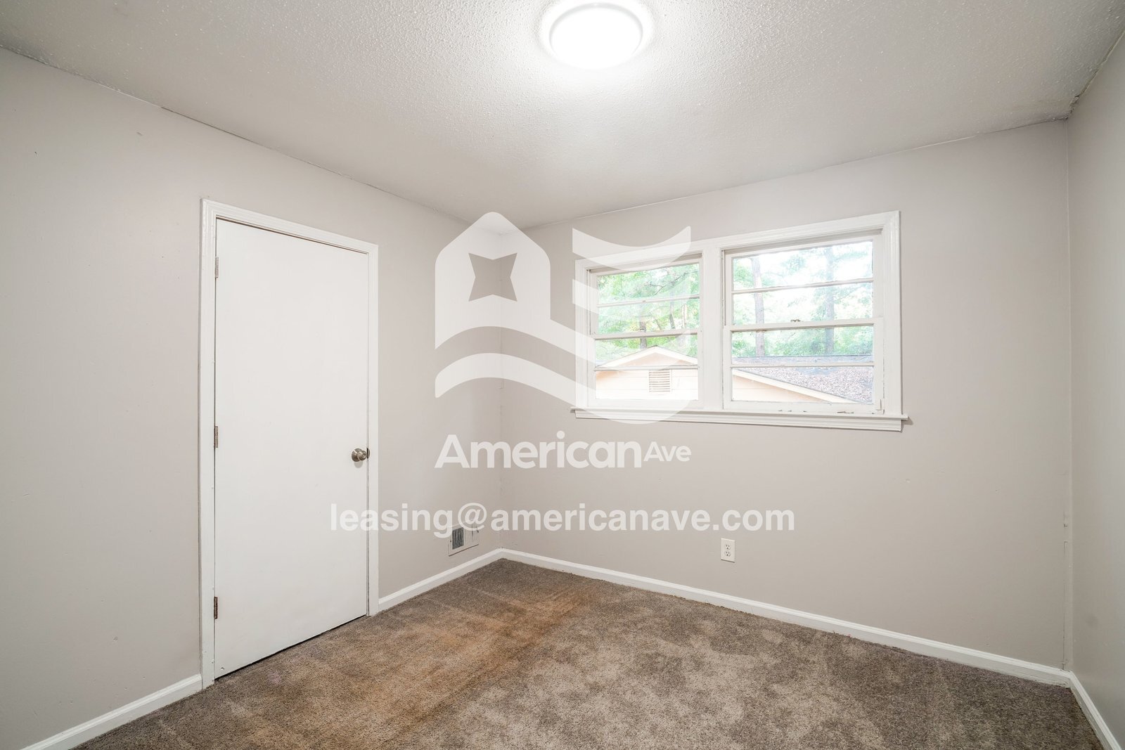 Building Photo - 912 Old Oak Dr