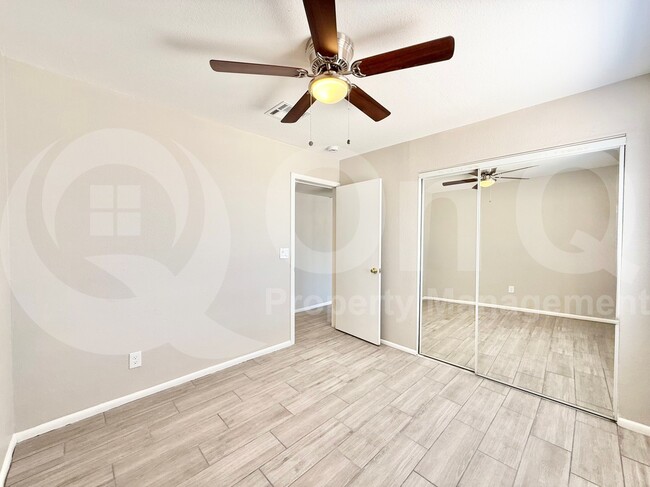 Building Photo - 6402 S 42nd St