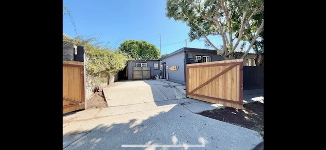 Building Photo - 1108 Electric Ave