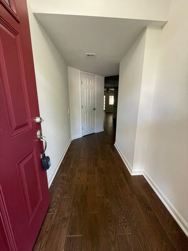 Building Photo - 5005 Georgi Ln