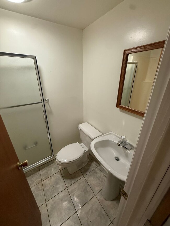Building Photo - 908 Churchill Cir