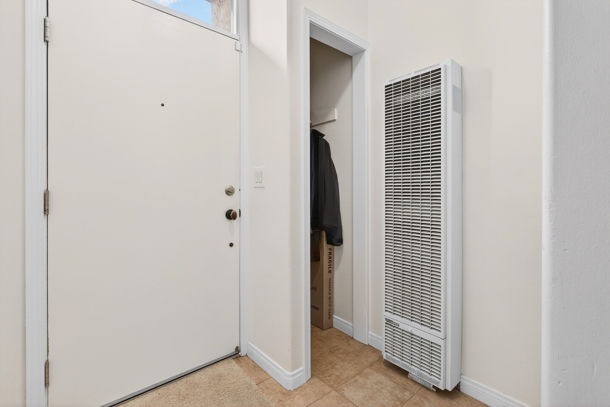 Building Photo - 4046 Iowa St