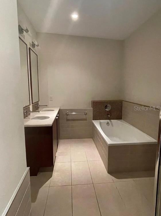 Building Photo - 912 Channelside Dr