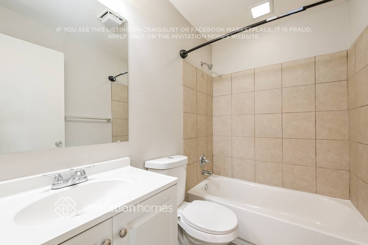 Building Photo - 4406 S Biscay Way