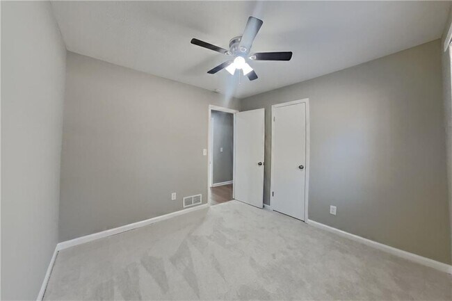 Building Photo - 1176 Golden Cir SW