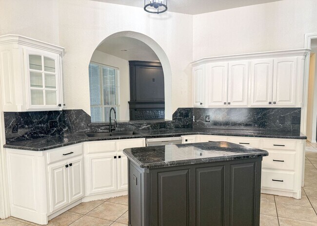Building Photo - Gated in West Edmond! Storm Shelter! Tons of Space!