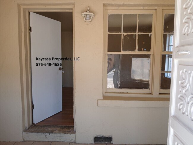Building Photo - 1 Bedroom House Near Downtown