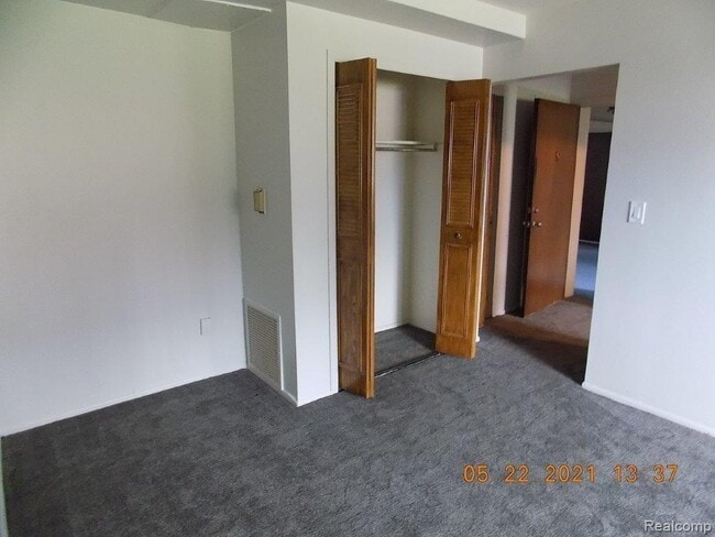 Building Photo - 224 Riviera Dr
