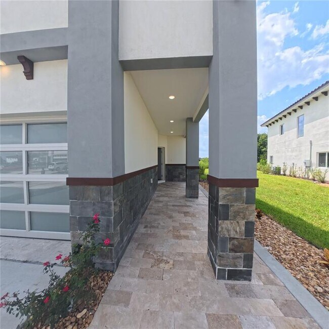 Building Photo - 1835 Brentwood Ct