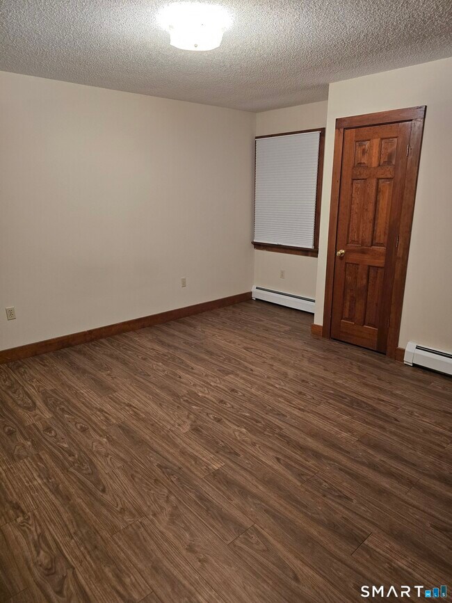 Building Photo - 527 Gilead St