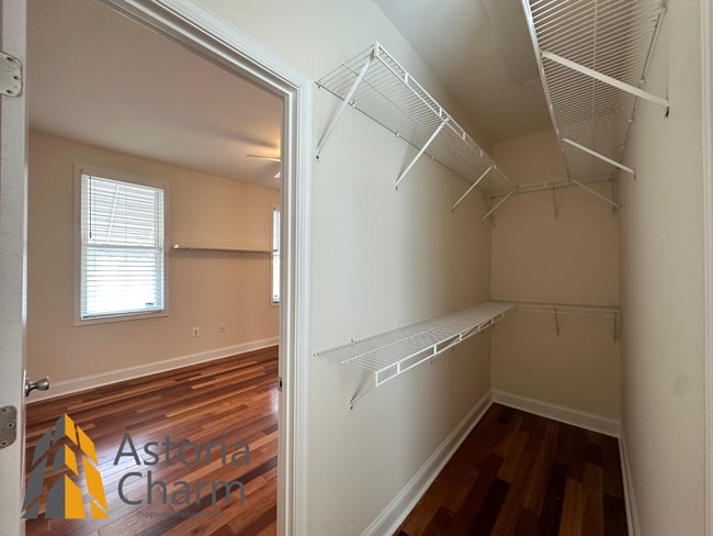 Building Photo - Live in Comfort: Spacious 3 Bedroom 2 Bath...