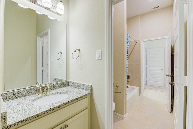 Building Photo - 4022 Steep Woods Dr
