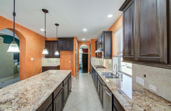 Building Photo - 4203 Scenic Valley Ln