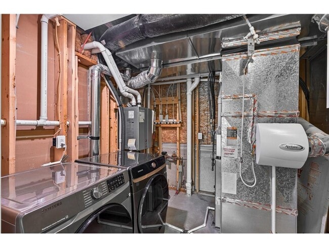 Building Photo - 18099 Heirloom Ct