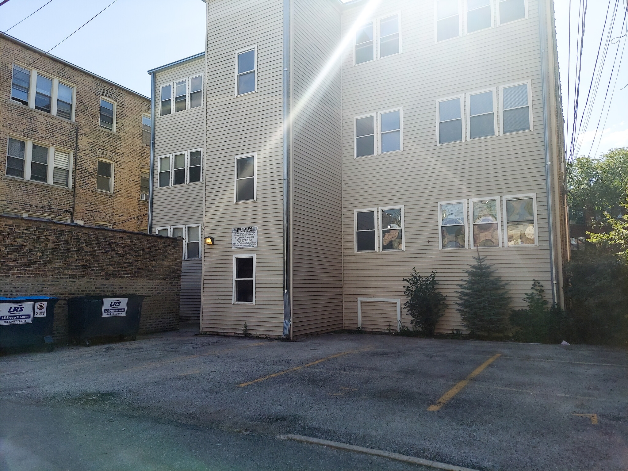 Building Photo - 1454 W Winnemac Ave