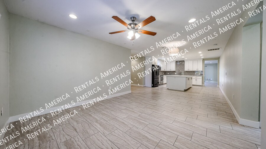 Building Photo - 3113 N 28th St