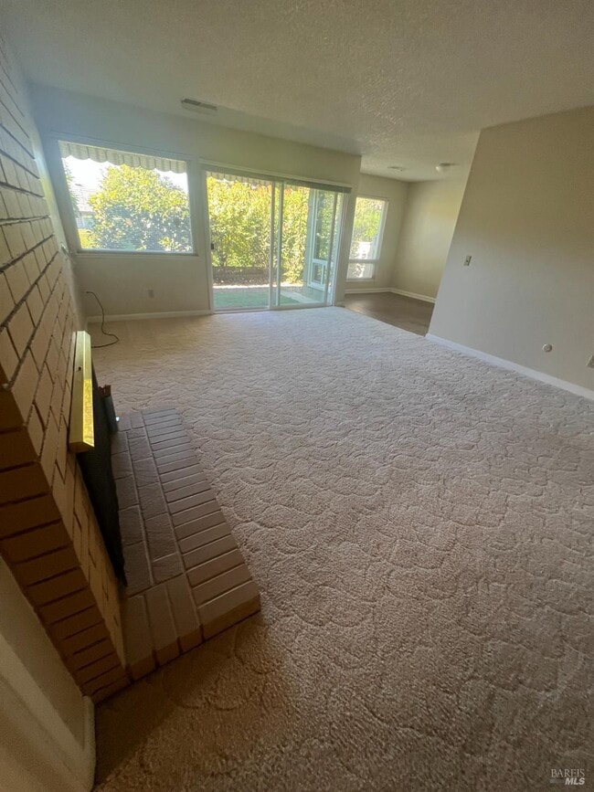 Building Photo - 341 Rockgreen Pl