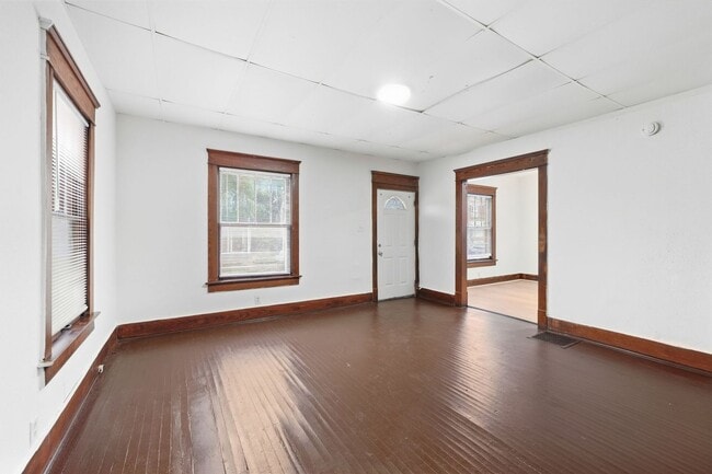 Building Photo - 928 W Dewald St