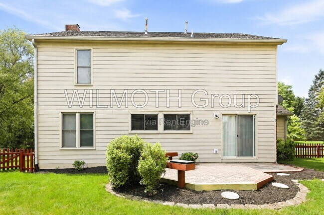 Building Photo - 9224 Oak Knoll Ln