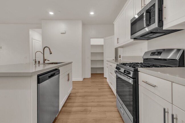 Building Photo - 16162 Juno Way