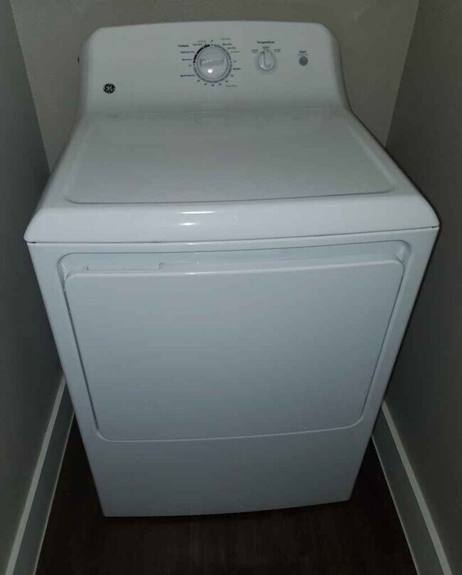 Building Photo - 2017 Al Lipscomb Way