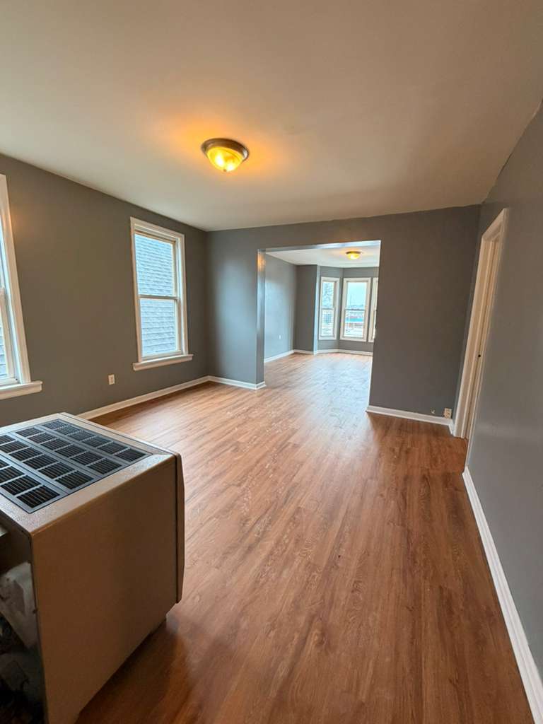 Building Photo - 884 3rd Ave