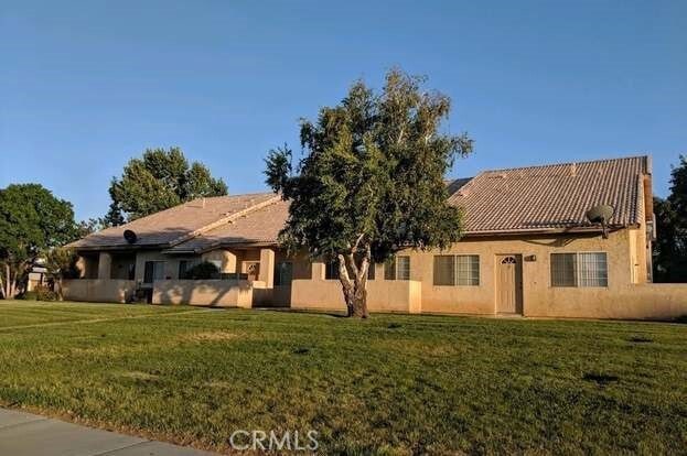 Building Photo - 1649 Pine Ct