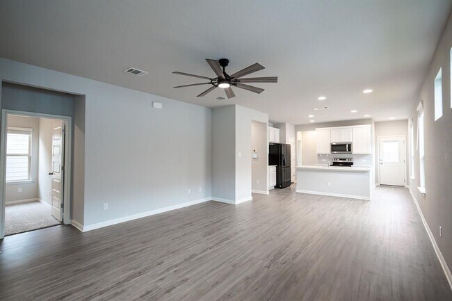 Building Photo - 208 Kellys Heroes Wy