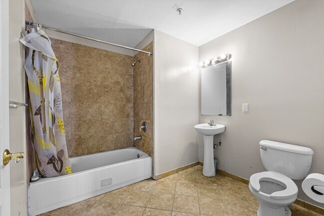 Building Photo - 845 Newark Ave