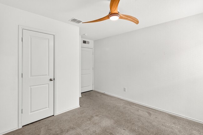 Building Photo - 1033 Sourgum St