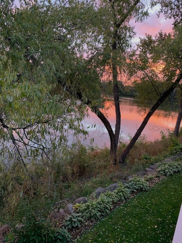 Building Photo - 5 Round Lake Trail