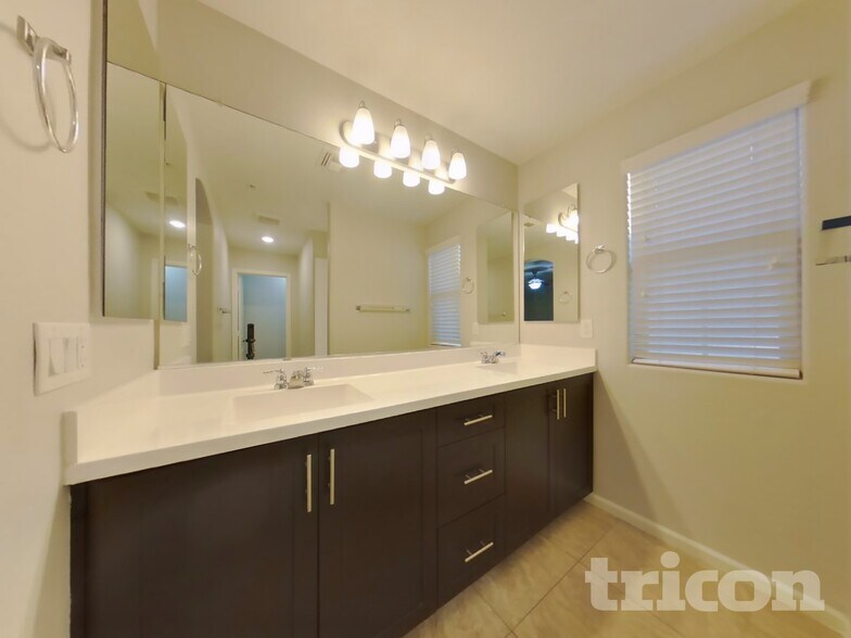 Building Photo - 12577 W Steed Ridge