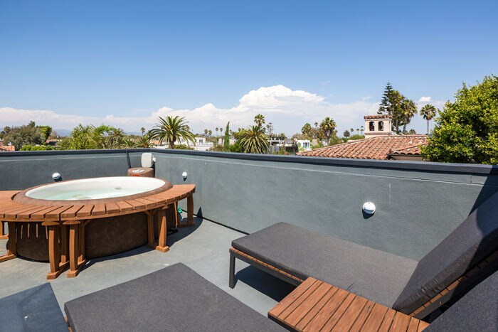 Building Photo - 432 Howland Canal