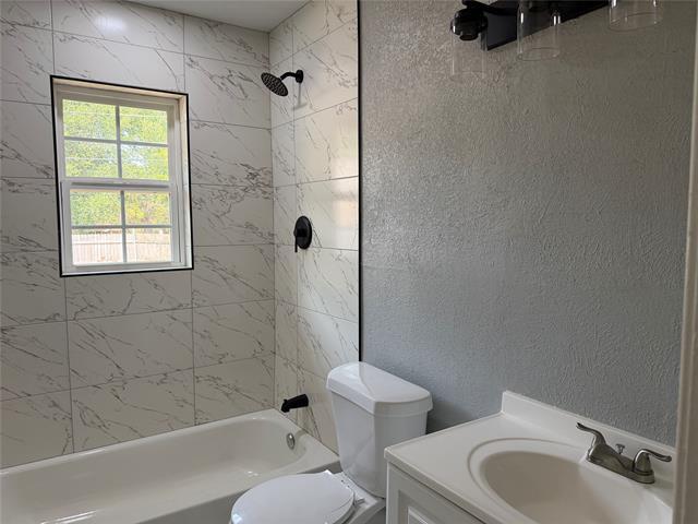 Building Photo - 2506 Normont Cir